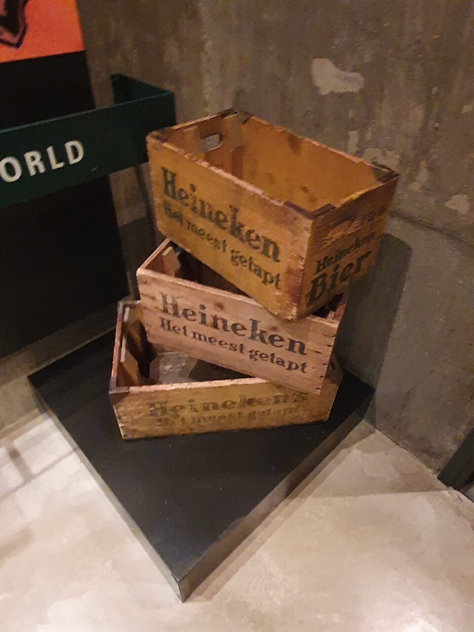 Heineken Experience Ausstellung 18: Alte Heineken Kisten Heineken Experience Ausstellung 18: Alte Heineken Kisten